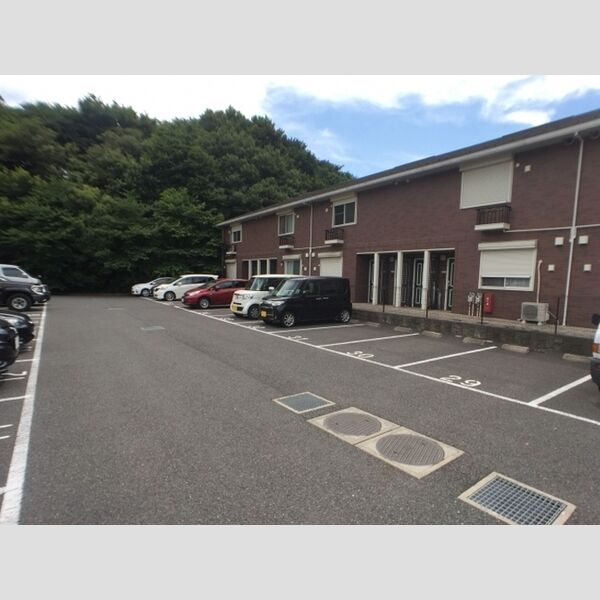 シャルドネ　B 駐車場