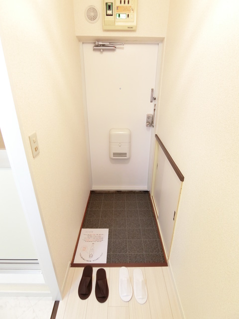 カサベルデ狭山0105号室 玄関