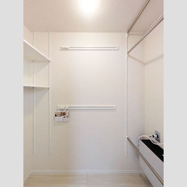 ガーデン島町東 収納