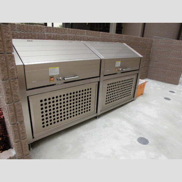 コージーコート・F301号室 共用ゴミ置き場(専用ボックスが設置してあります)