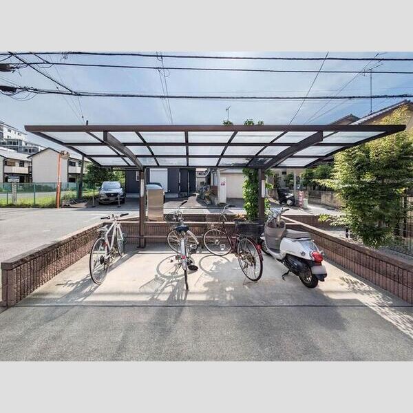 ザ・レグルス 駐輪場