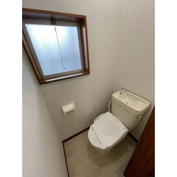 クレストコートアゼリアⅡ トイレ