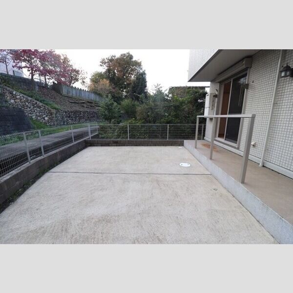 ウィステリア102号室 テラス(専用庭)