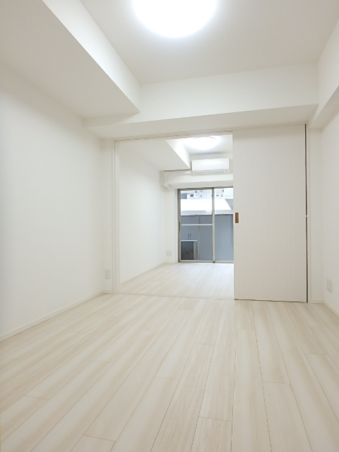 ガーラ横濱関内グランドステージ ホワイトフローリングのお部屋