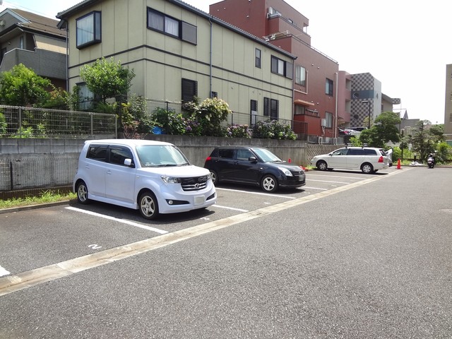 ルプティベベ 駐車場