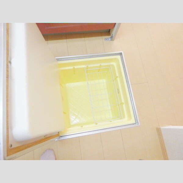 コンフォール103号室 床下収納