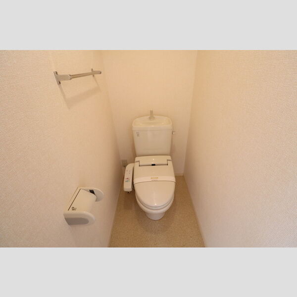 カンピエーレ106号室 温水洗浄暖房便座