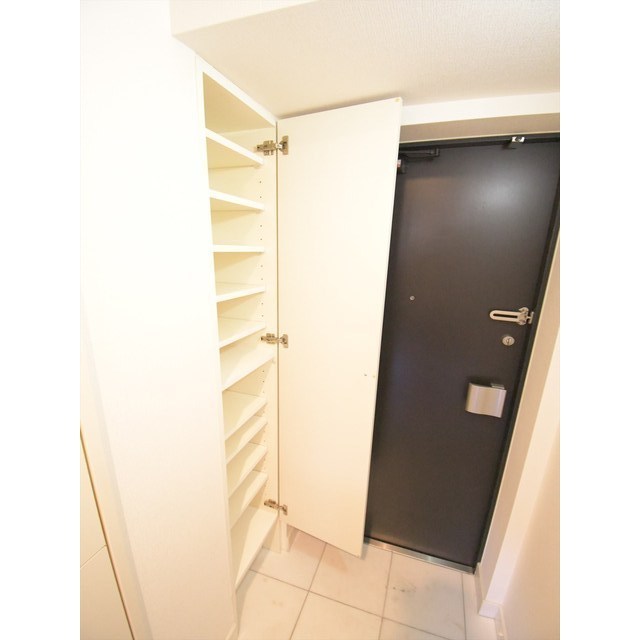 アジールコート中野坂上0501号室 内観