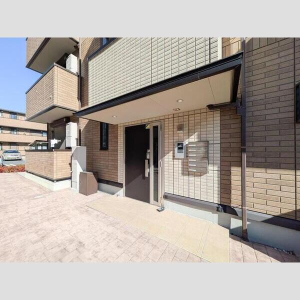 セピアコート　A館301号室 エントランス