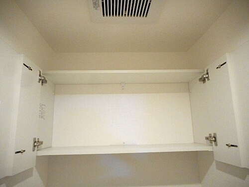 イトーピア多摩川グランビュー トイレ上収納　※2021年2月撮影