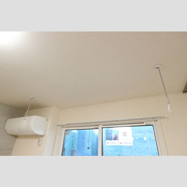 フォーリア　A102号室 室内物干し