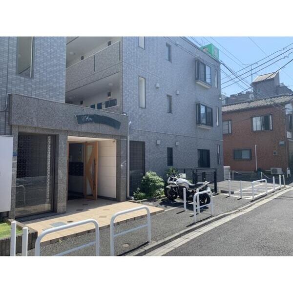 クレール・ルミエール 周辺