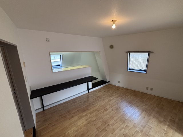 ホームズ駒沢4H号室 リビング