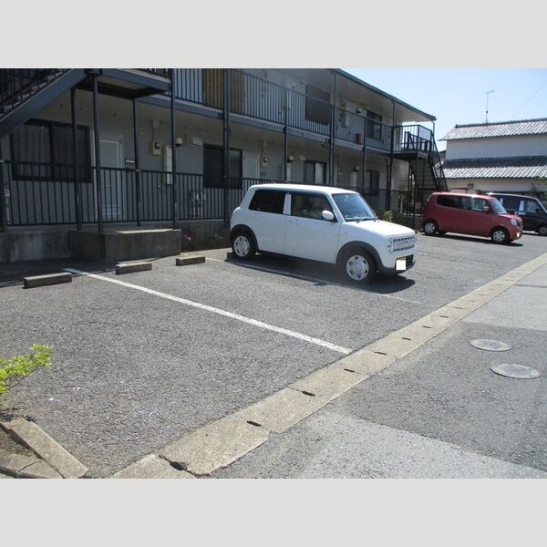 メゾン・セス202号室 駐車場