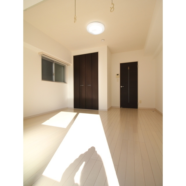 プレール・ドゥーク浅草Ⅱ601号室 洋室約8.7帖