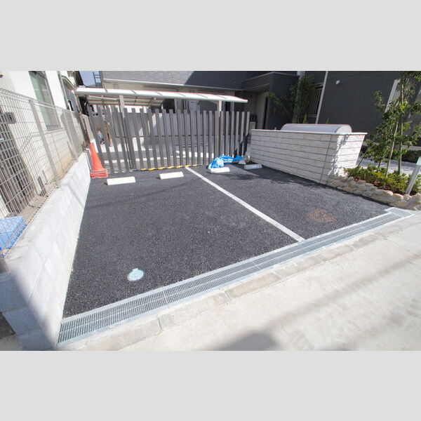 LUCIA(ルチア) 駐車場