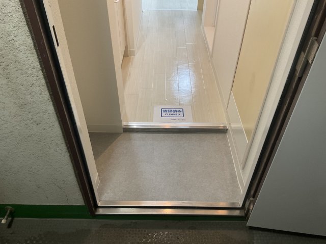 ウインベルソロ朝霞ナンバーワン313号室 玄関