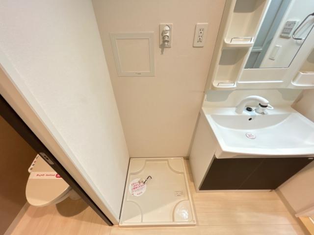 Ｃｈａｒｍｅ　Ｓｕｅｎａｇａ301号室 洗濯機置場