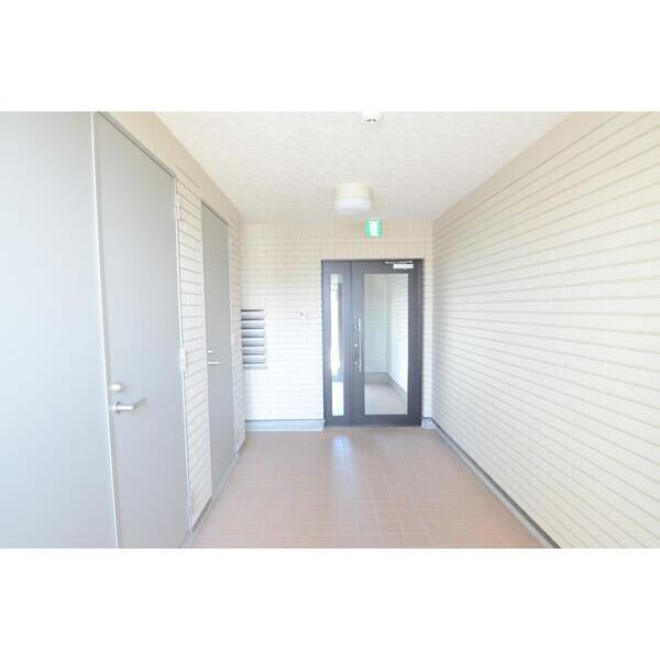 ラビュート鷺沼205号室 エントランス