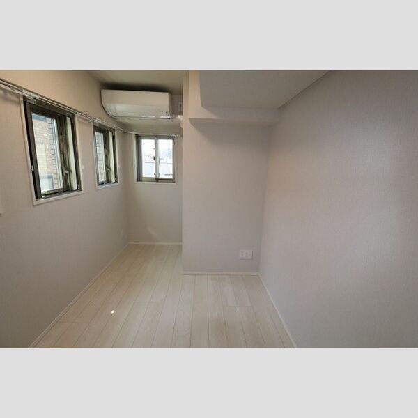 サンジョイアゼロ303号室 洋室5.3帖