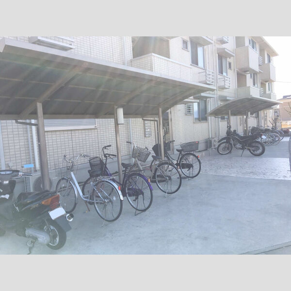 ヒルズガーデン 駐輪場