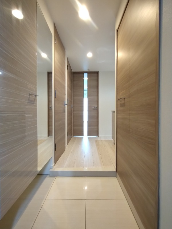 クレイシア三軒茶屋11階 玄関