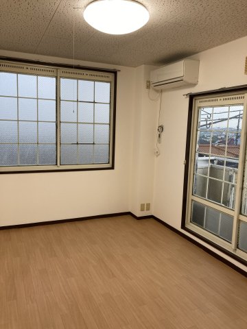 ウッドサイド市川208号室 ※写真は別室です