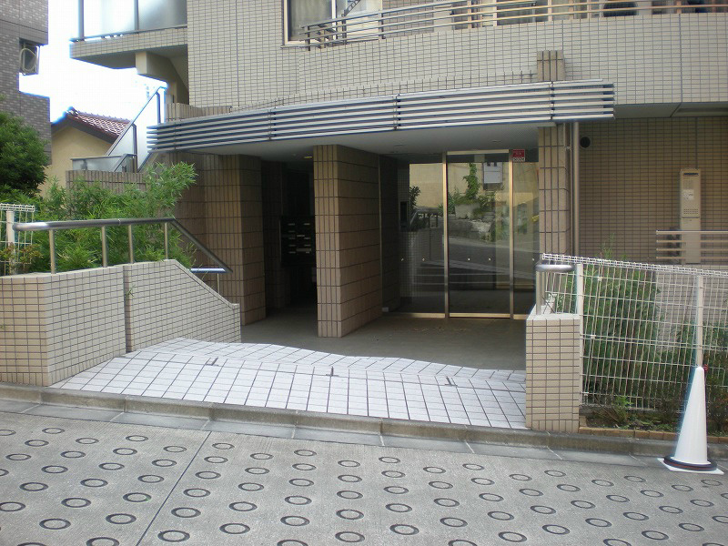 ラヴィッサン エントランス