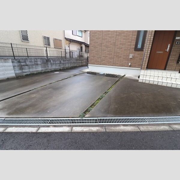 アーベイン桜丘 駐車場