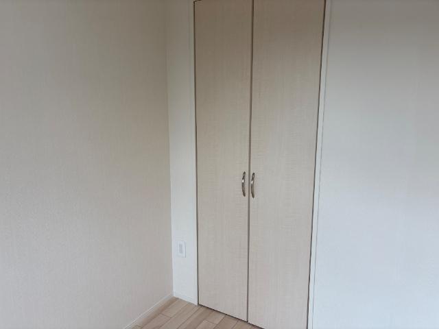 クレサンテーム201号室 収納