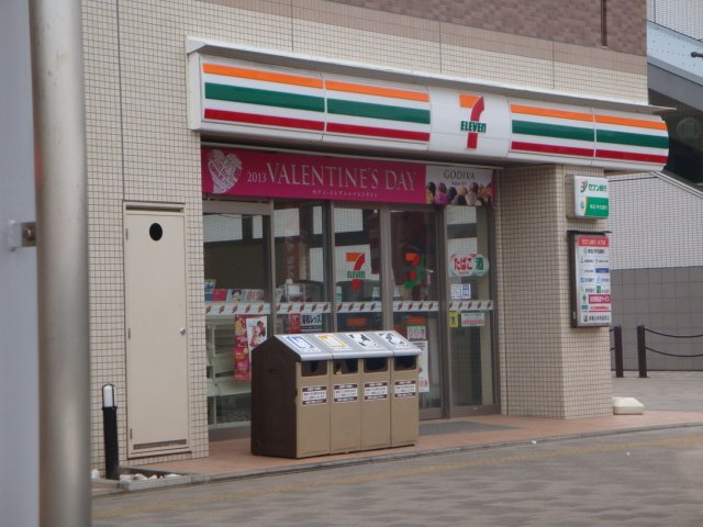 ＲＡＦＦＩＮＯ美園 セブンイレブン浦和美園駅前店まで622ｍ