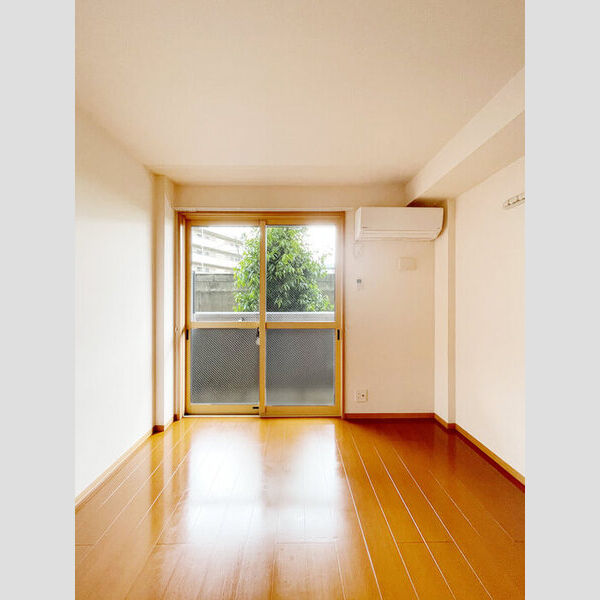 アーバングレース103号室 洋室