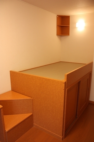 レオパレスグリーンヒル古宮101号室 リビング