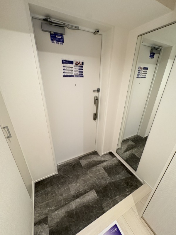 レジディア日本橋馬喰町2階 玄関