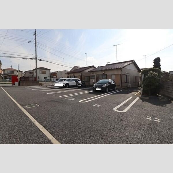 リヴァージュ　弐番館 駐車場