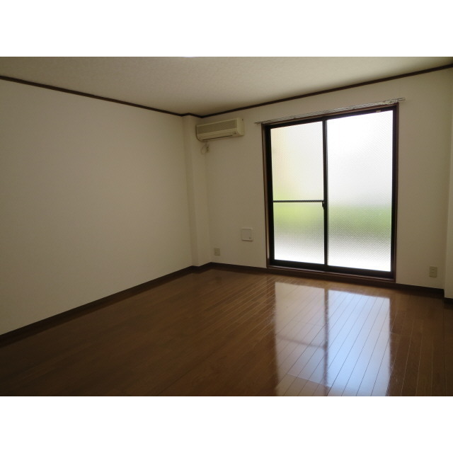 アンプルール フェール Surie106号室 内観