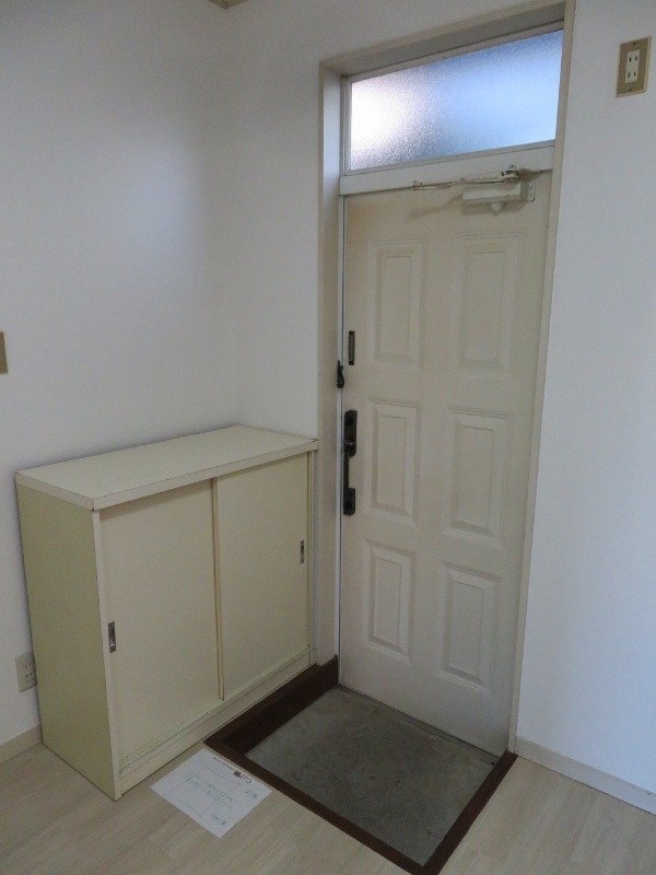 クロノス浅間町 玄関