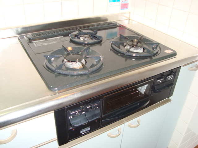 エクレール205号室 三口コンロ