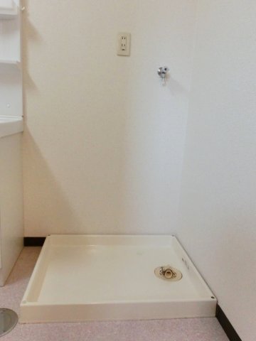 ベルウッド白百合2A号室 室内洗濯機置場　※現況優先