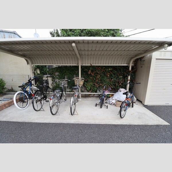 サニーコート 駐輪場