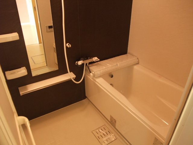 プティ・モンド バス