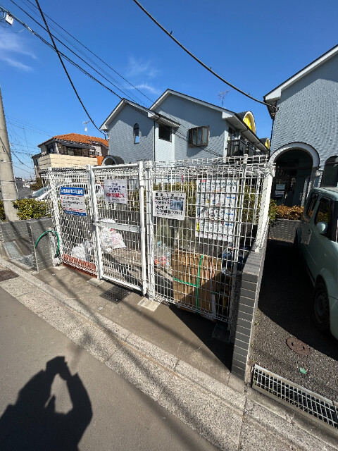 サンライズハウスB棟2階 ゴミ置き場