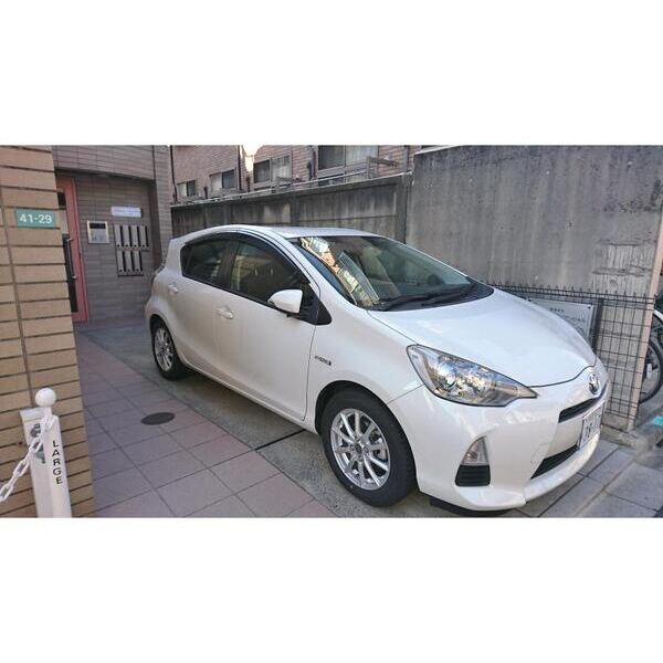 ラルジュ中野 駐車場