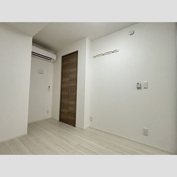 ルアル101号室 洋室3.9帖