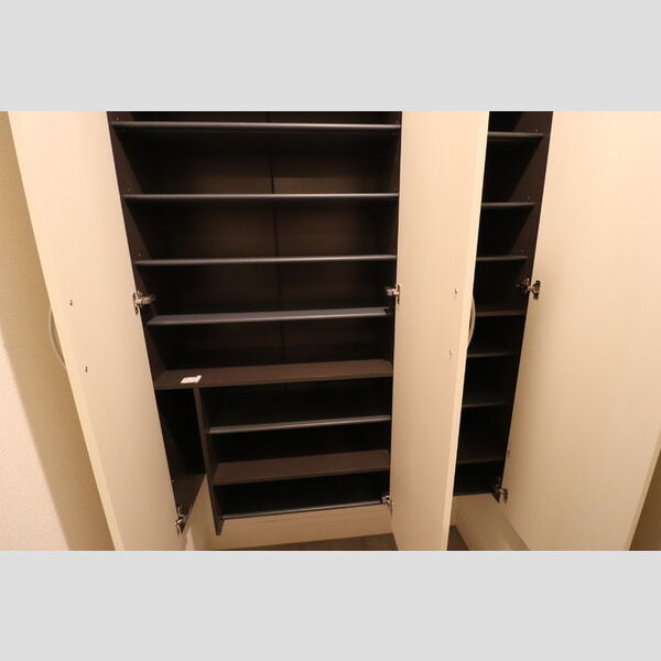 インペリアルヒルズ108号室 シューズボックス