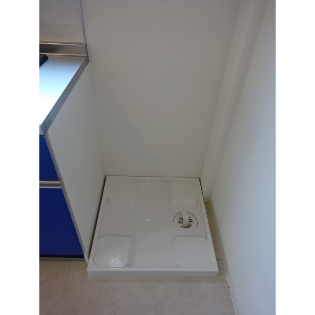 アレンタール西新宿2階 室内洗濯機置き場