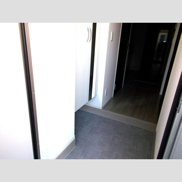 クレインリング丸山台102号室 玄関