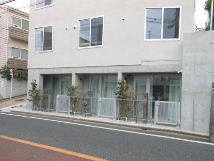 梅ヶ丘アパートメント2階 エントランス