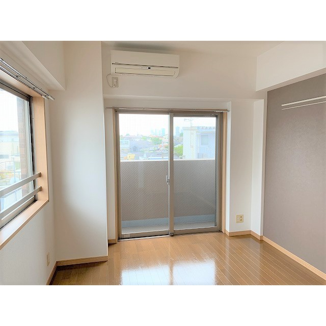 ニューシティアパートメンツ久が原0501号室 リビング