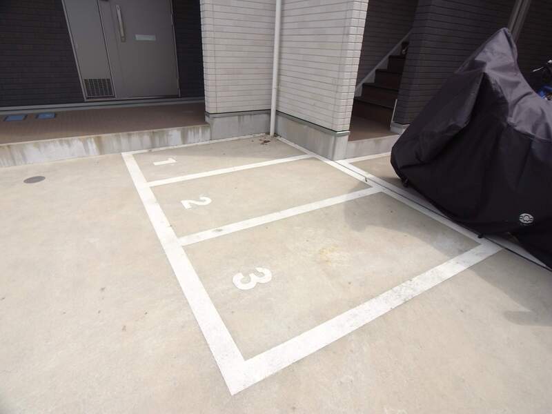 リブリ・PROVINSCIA2階 駐車場